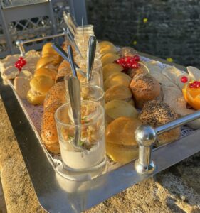 Cocktail dînatoire au château de Bagnols.